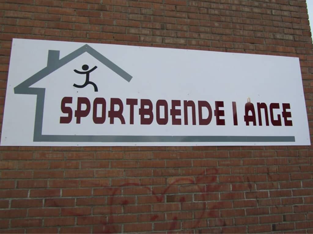 Skylten Sportboende i Ånge på utsidan av byggnaden.